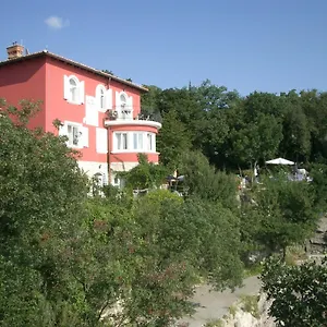 Dora Apartman